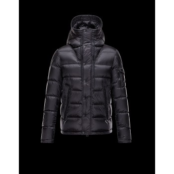 Moncler thesis ρουχα